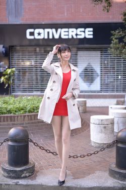 在水中央